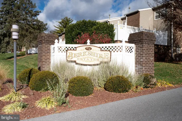 $2,000 | 2912 State Hill Road, Unit B2, Wyomissing, PA 19610