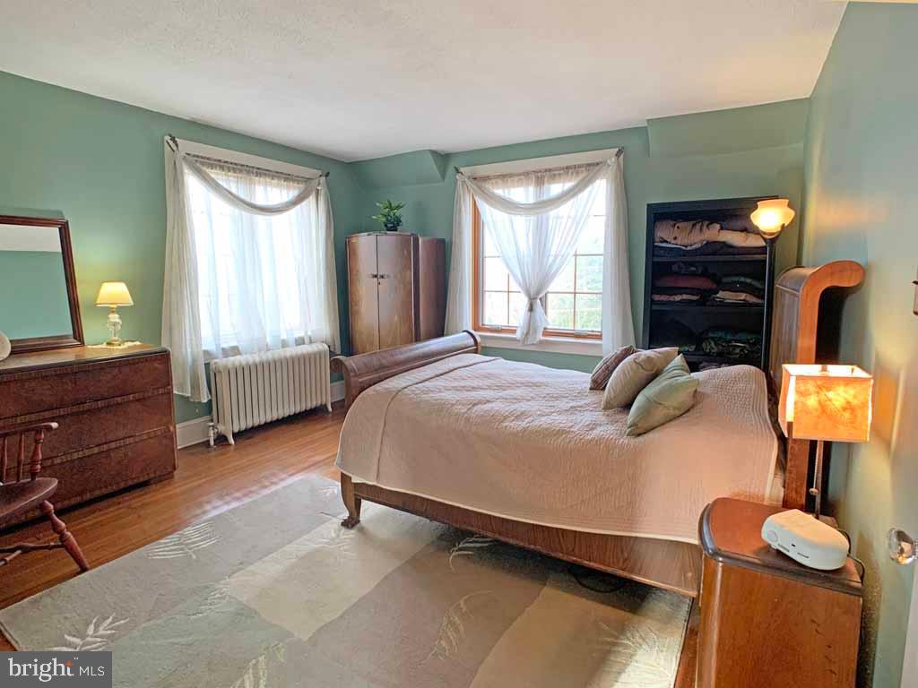 907 Overton Avenue Yardley, PA 19067 - Photo 20 of 36 Master Bedroom (2nd Level)