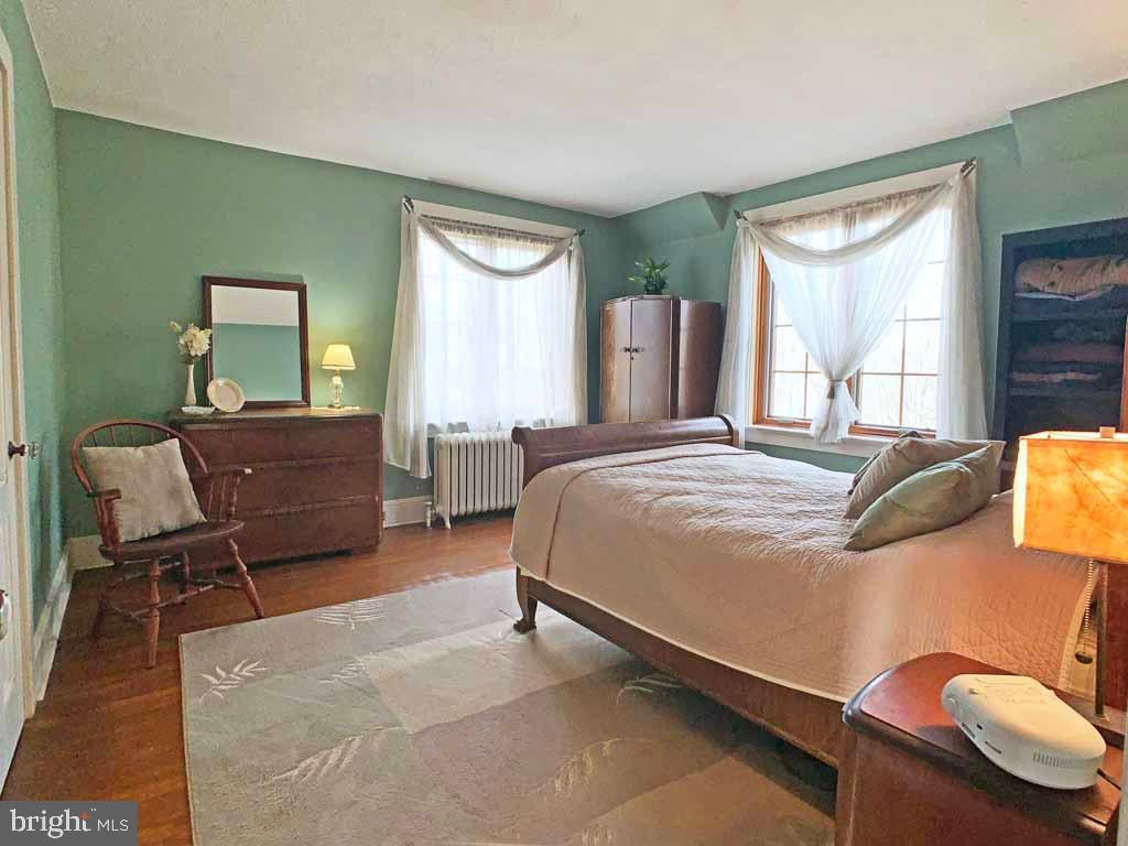 907 Overton Avenue Yardley, PA 19067 - Photo 21 of 36 Master B/r Twin Double Windows