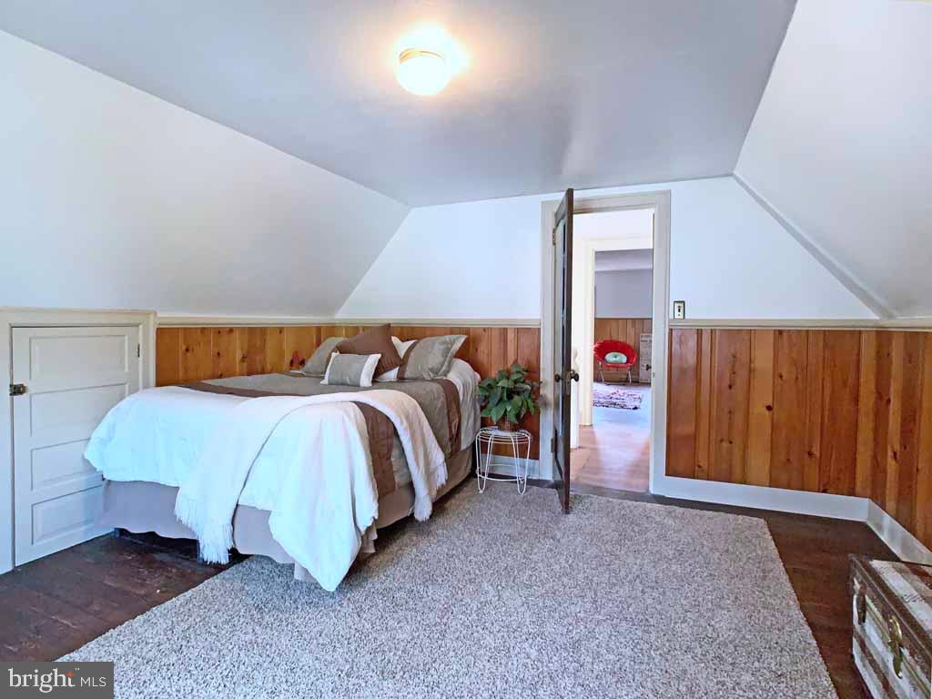 907 Overton Avenue Yardley, PA 19067 - Photo 27 of 36 Bedroom #4 ( 3rd Level)