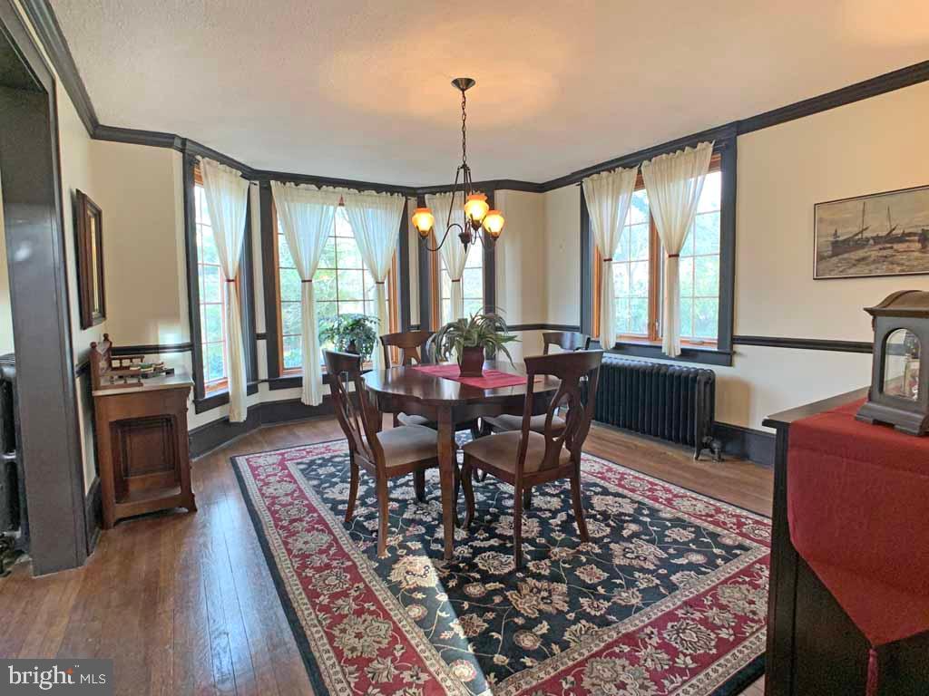 907 Overton Avenue Yardley, PA 19067 - Photo 7 of 36 Walk-Out Bay French Bay Window