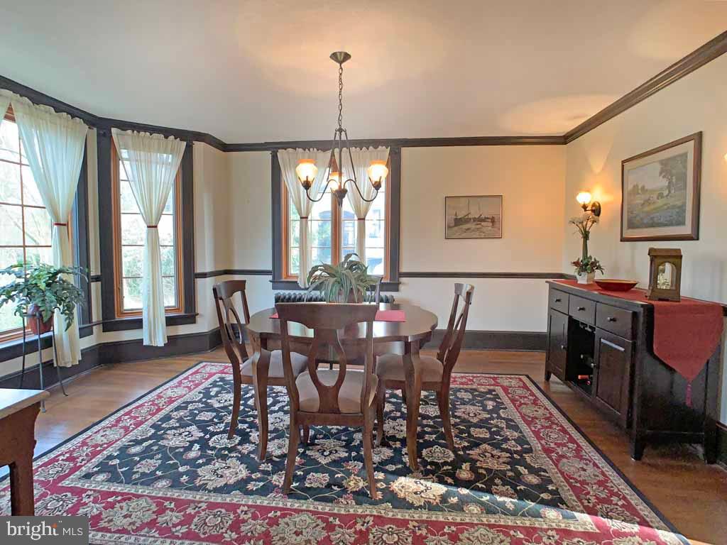 907 Overton Avenue Yardley, PA 19067 - Photo 8 of 36 Intimate Family Dinners Grand Holiday Affairs!