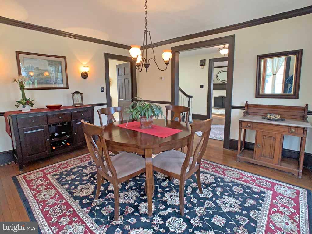 907 Overton Avenue Yardley, PA 19067 - Photo 9 of 36 Dining Rm Access to Kitchen