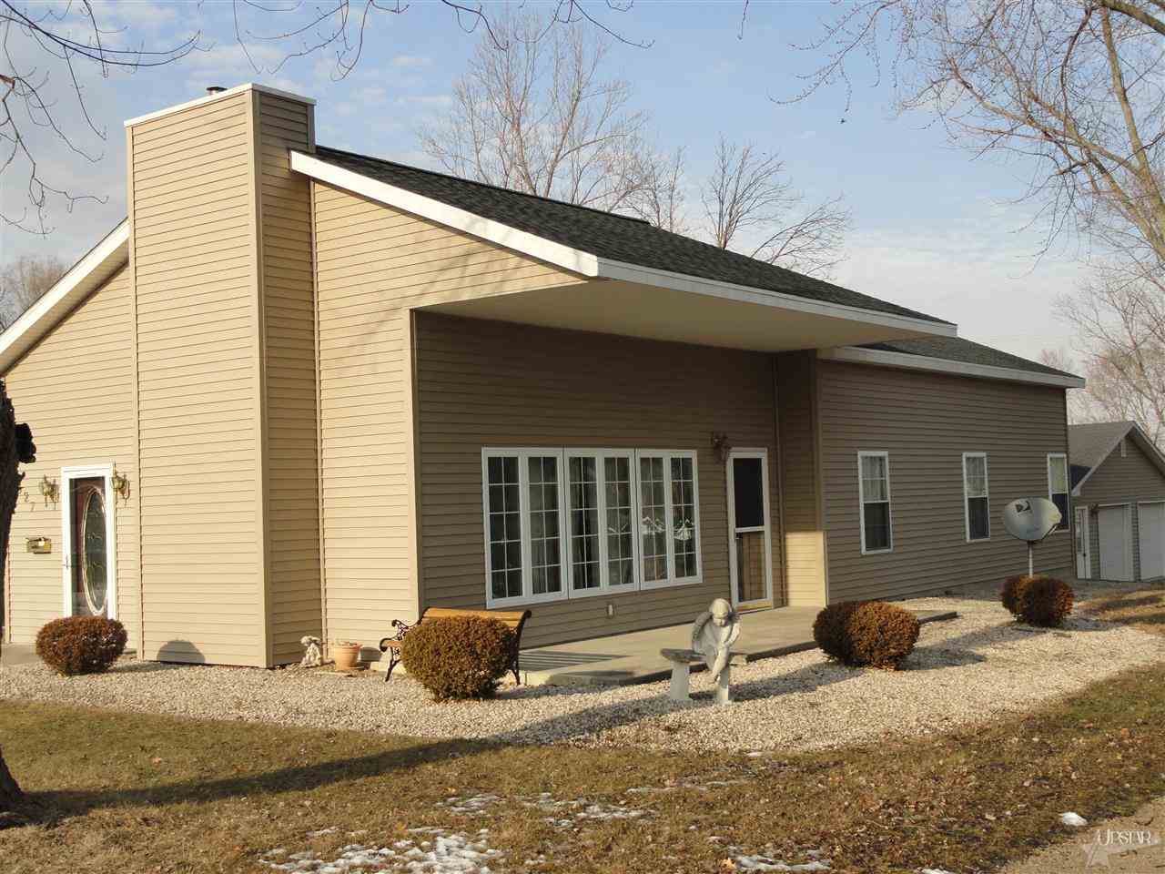 327 Stratton Way Decatur, IN 46733 - Photo 1 of 21