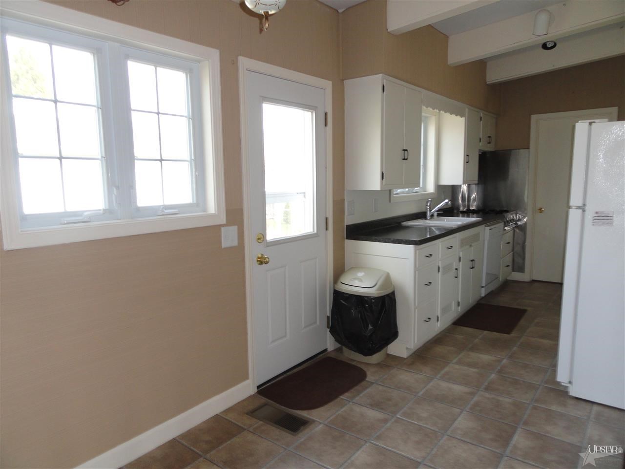 327 Stratton Way Decatur, IN 46733 - Photo 9 of 21