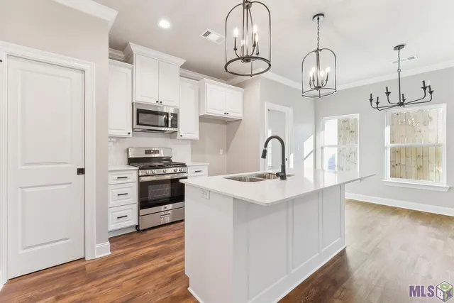 $299,500 | 6102 D'une Terre Avenue, Baton Rouge, LA 70806