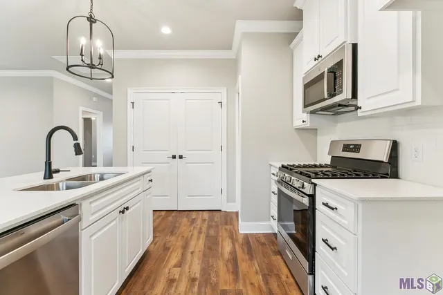 $299,500 | 6102 D'une Terre Avenue, Baton Rouge, LA 70806