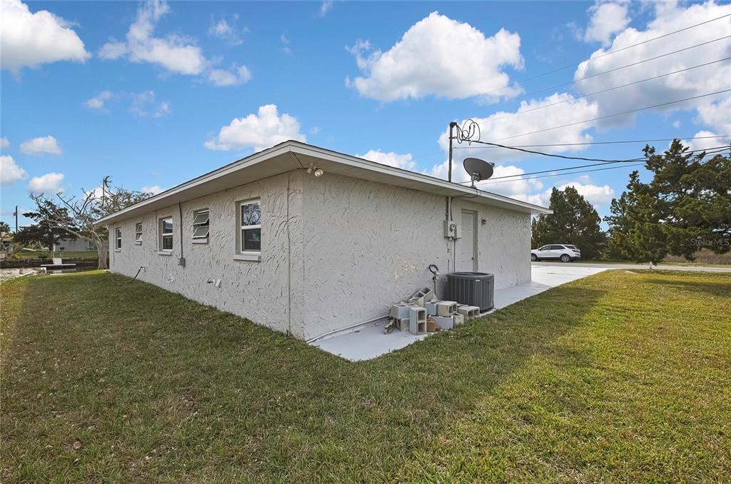 3449 Companero Entra Hernando Beach, FL 34607 - Photo 11 of 31 a view of backyard with tv