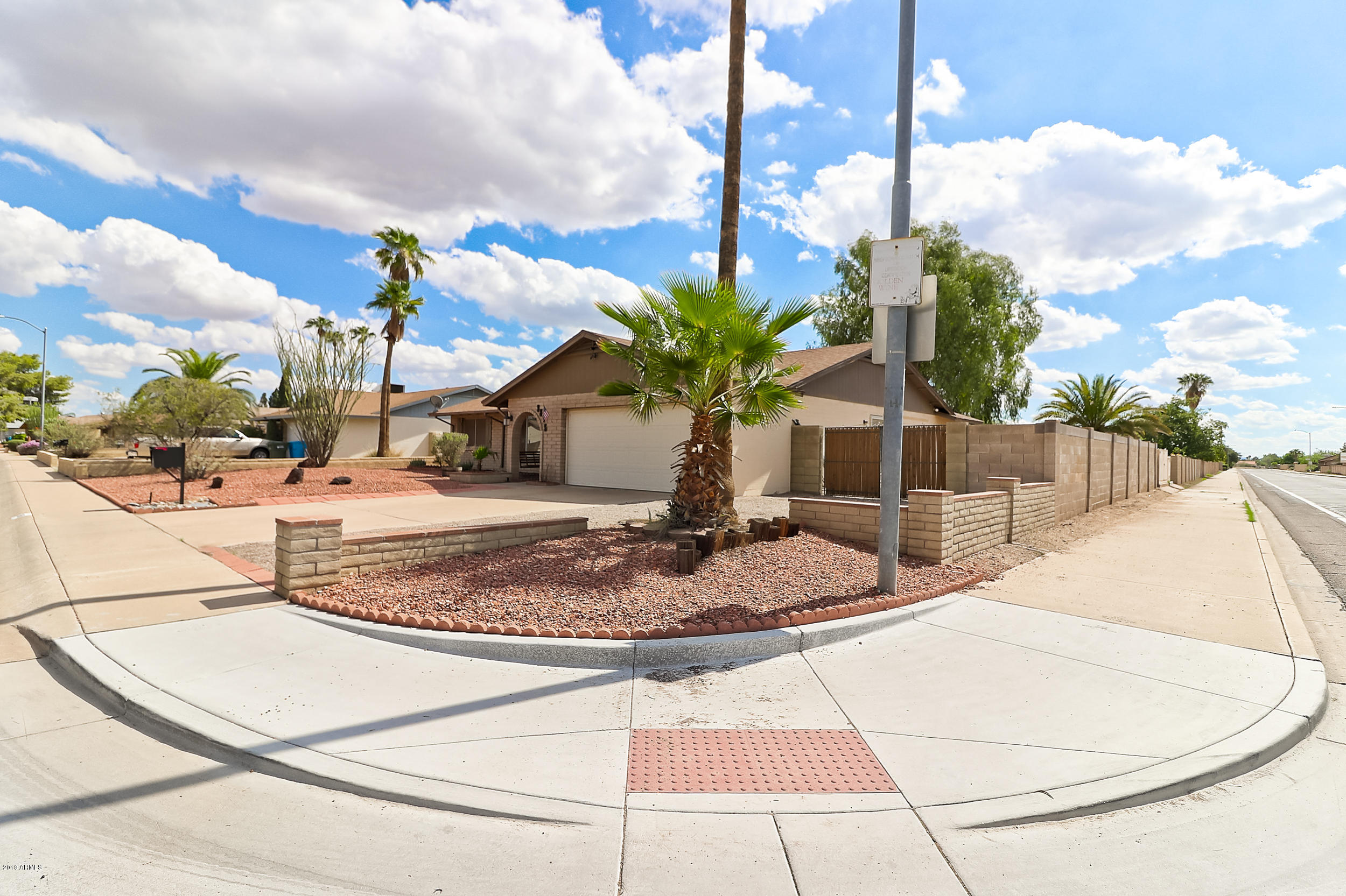 3845 West Phelps Road Phoenix, AZ 85053 - Photo 4 of 34 A (4)