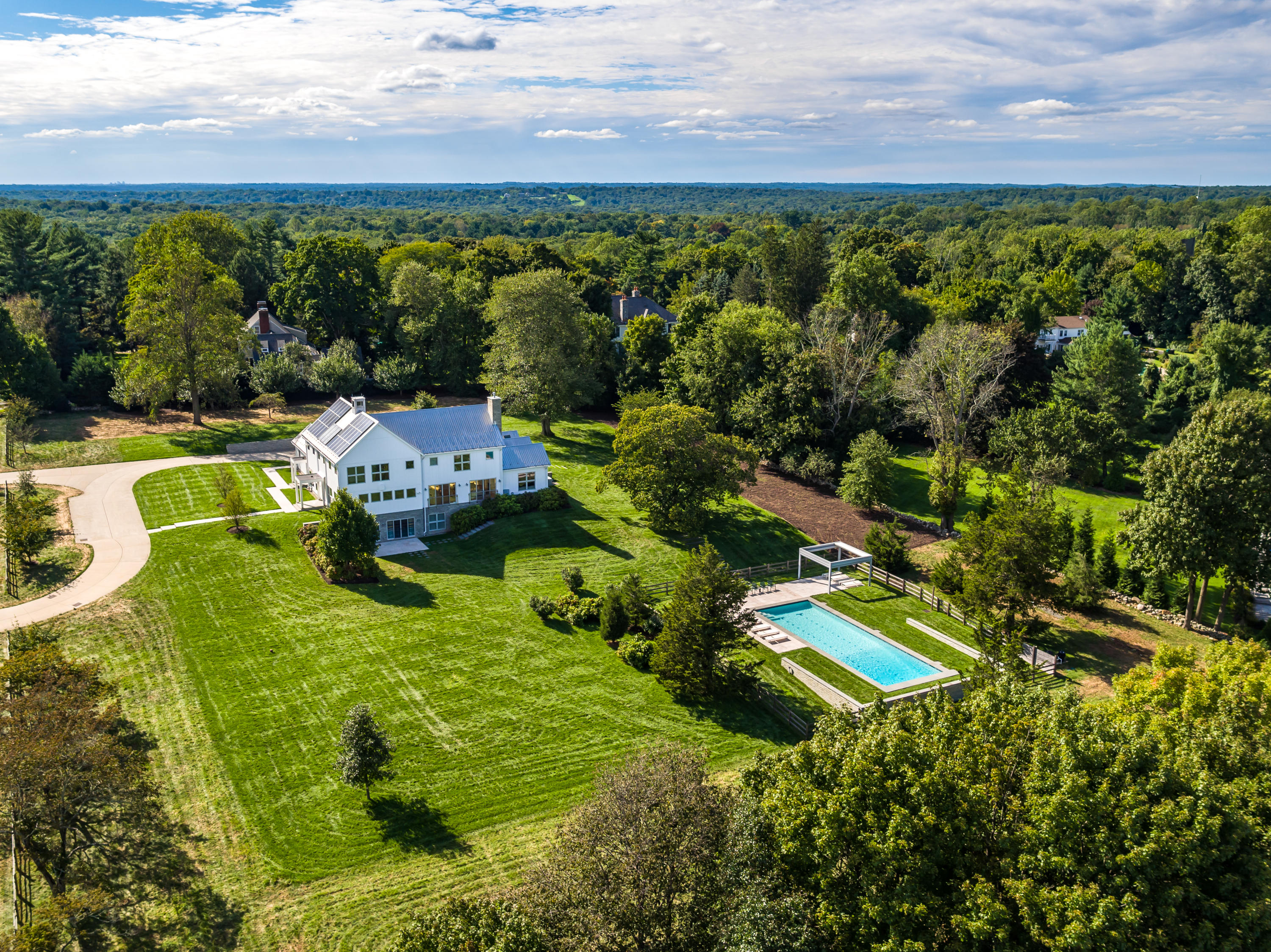 19 Pembroke Road Darien, CT 06820 - Photo 2 of 40 2