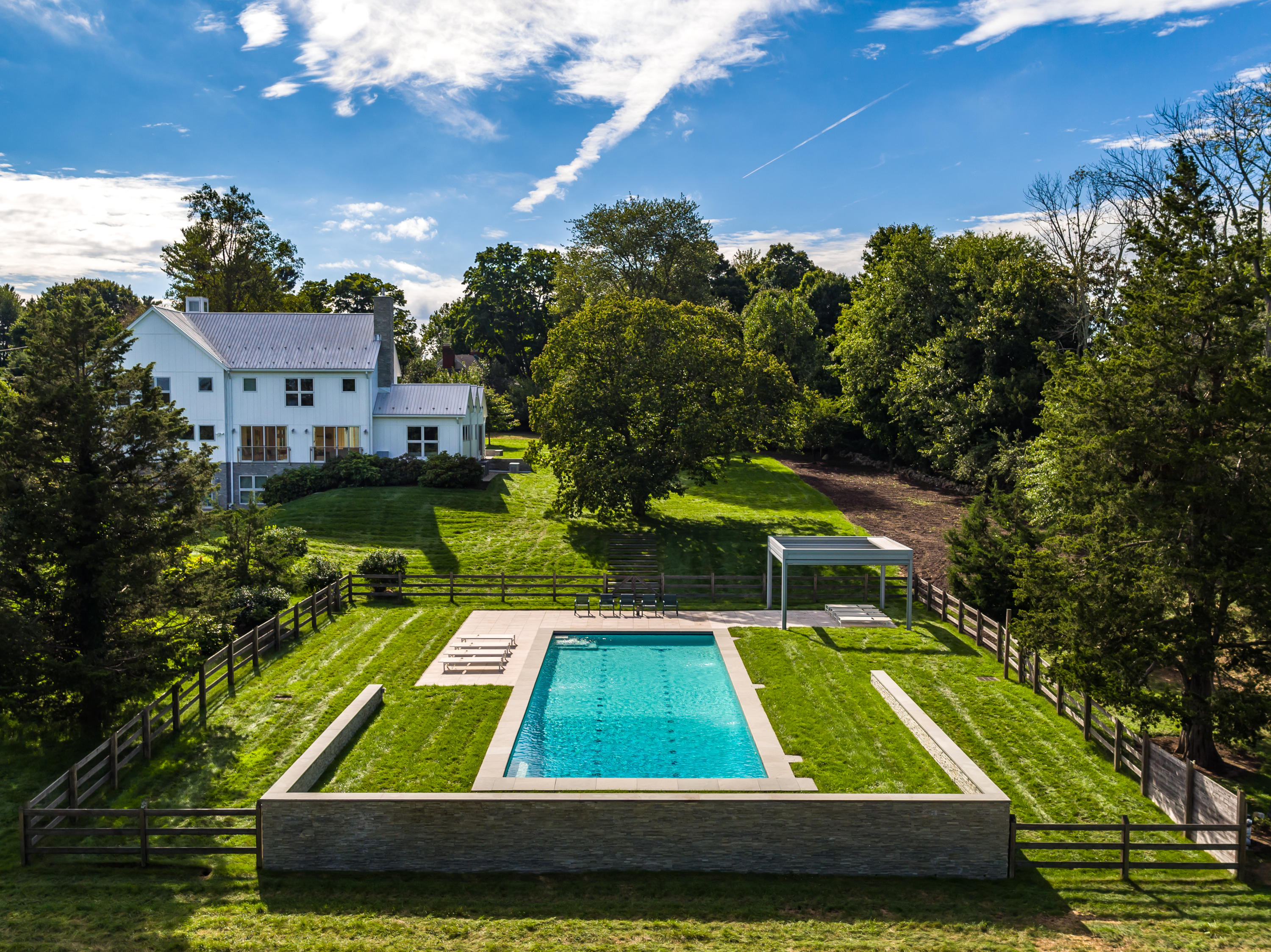 19 Pembroke Road Darien, CT 06820 - Photo 3 of 40 6