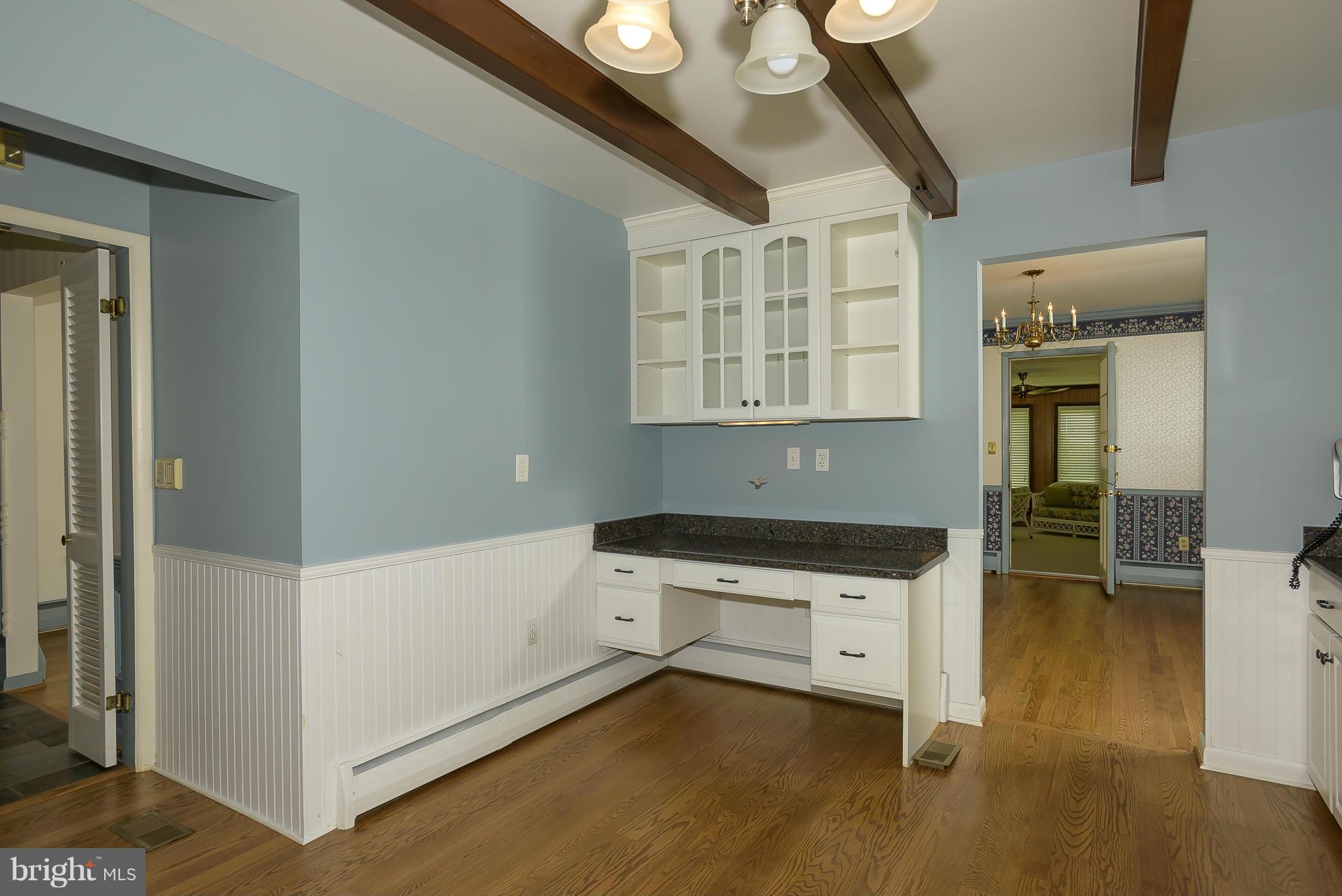 2921 Pinewick Road Ellicott City, MD 21042 - Photo 18 of 29 Kitchen