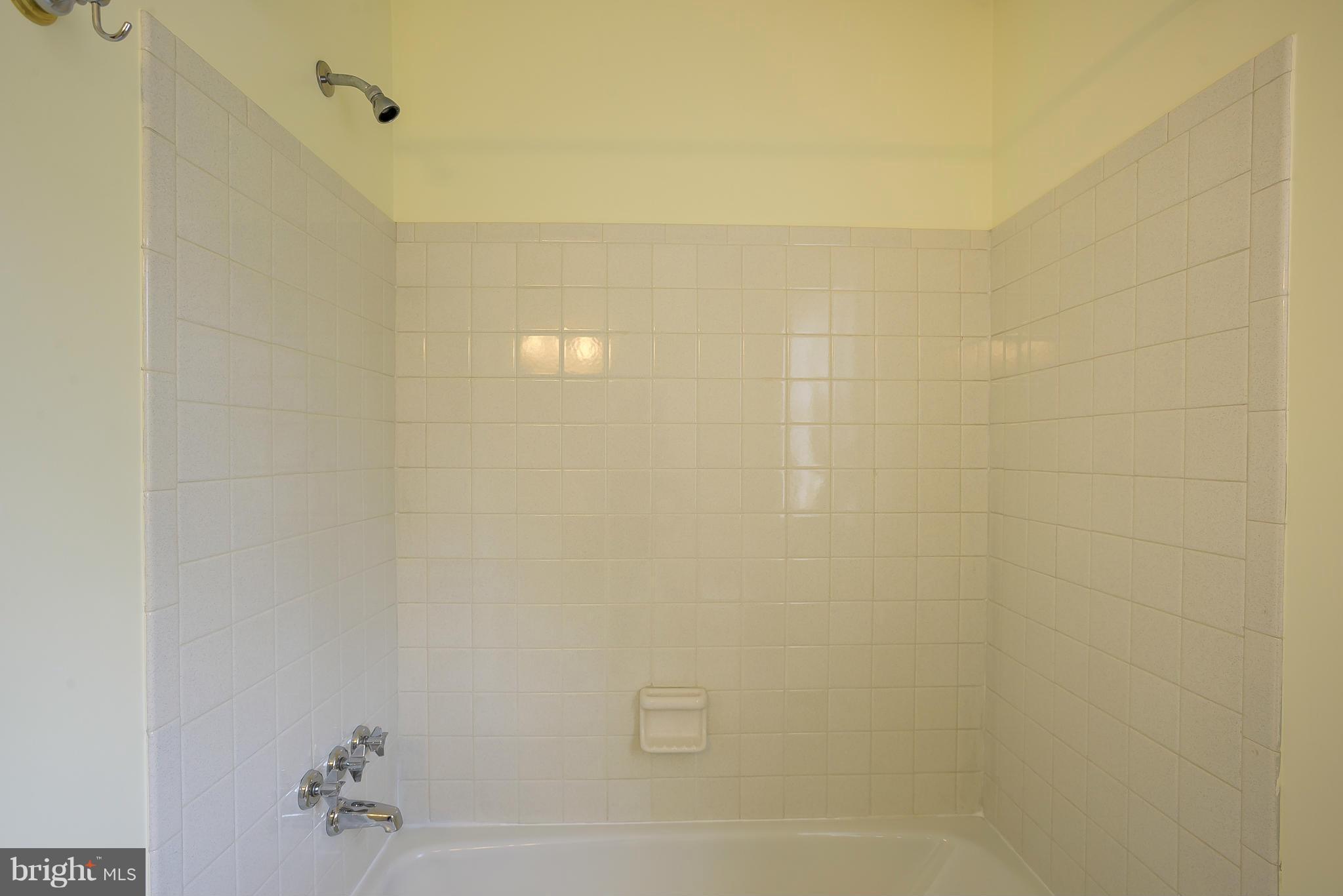 2921 Pinewick Road Ellicott City, MD 21042 - Photo 20 of 29 Bath