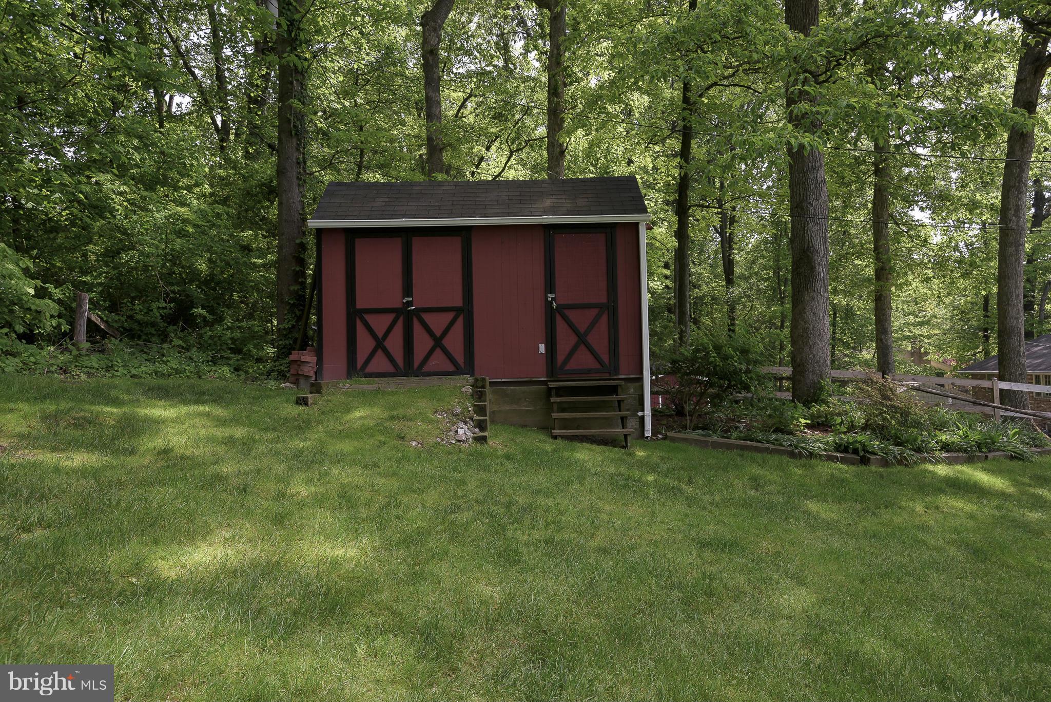 2921 Pinewick Road Ellicott City, MD 21042 - Photo 25 of 29 Exterior (Rear)