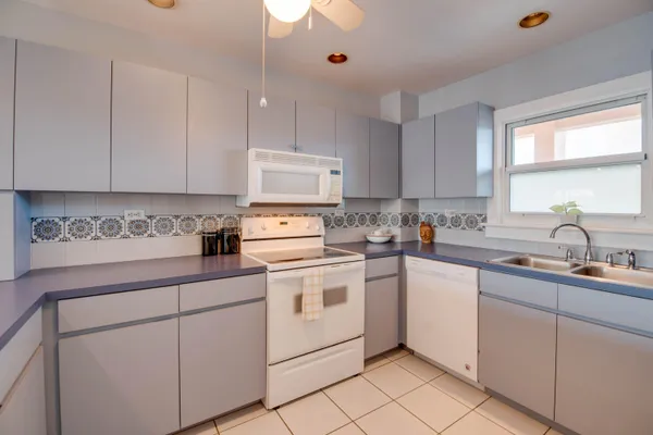 $549,000 | 2601 South Roosevelt Boulevard, Unit 608B, Key West, FL 33040