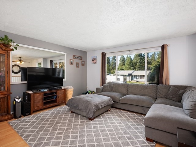 3918 East Pegasus Road Mead, WA 99021 - Photo 2 of 30 Gallery Image 2