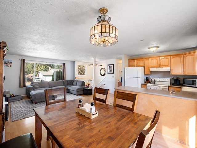 3918 East Pegasus Road Mead, WA 99021 - Photo 9 of 30 Gallery Image 9