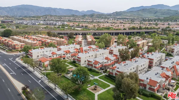$549,000 | 17955 River Circle, Unit 1, Canyon Country, CA 91387