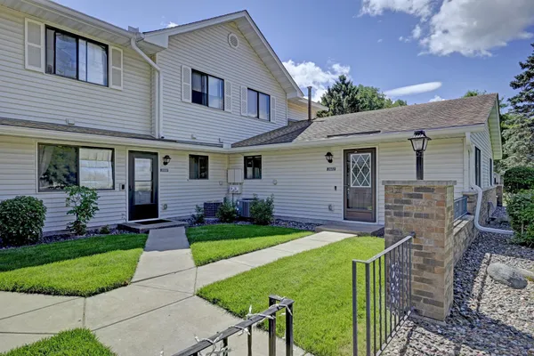 $189,900 | 2602 Brookdale Lane, Brooklyn Park, MN 55444