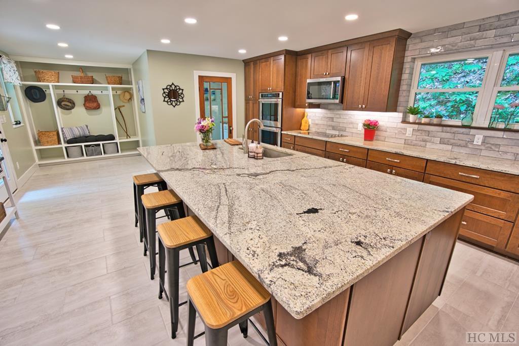 2262 Poplar Cove Road Franklin, NC 28734 - Photo 20 of 67 Gallery Image 20