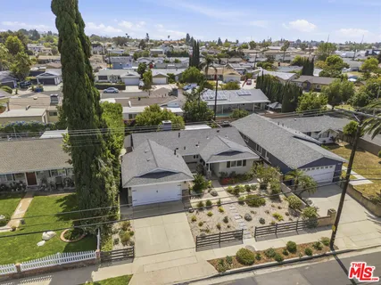 $899,000 | 10430 Owensmouth Avenue, Chatsworth, CA 91311