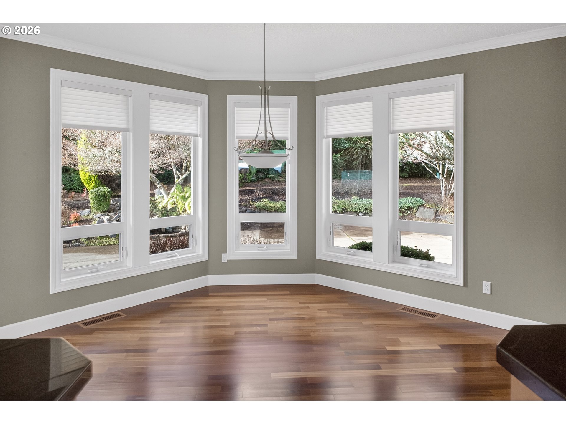 32333 Southwest Laurel Road Hillsboro, OR 97123 - Photo 14 of 48 Living Room