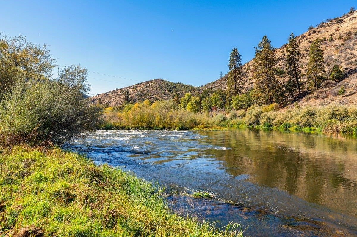 11601 Klamath River Road Yreka, CA 96097 - Photo 2 of 34 Gallery Image 2