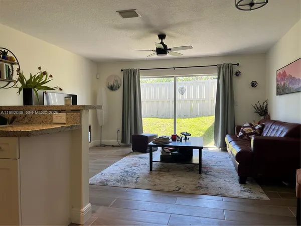 $3,000 | Melrose Point Condominiums, Miramar, FL 33027