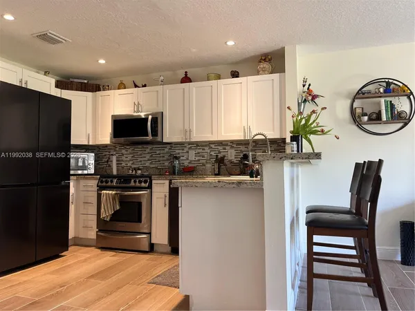 $3,000 | Melrose Point Condominiums, Miramar, FL 33027