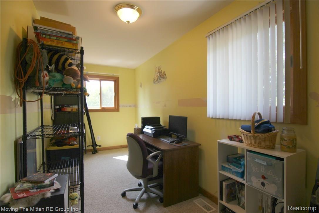 43221 Fret Road Belleville, MI 48111 - Photo 17 of 34 jFret Rd Upper Office.jpg