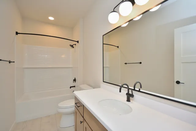 $669,900 | N53W19928 Kingair Drive, Menomonee Falls, WI 53051