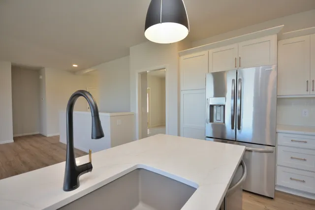 $669,900 | N53W19928 Kingair Drive, Menomonee Falls, WI 53051