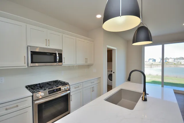 $669,900 | N53W19928 Kingair Drive, Menomonee Falls, WI 53051