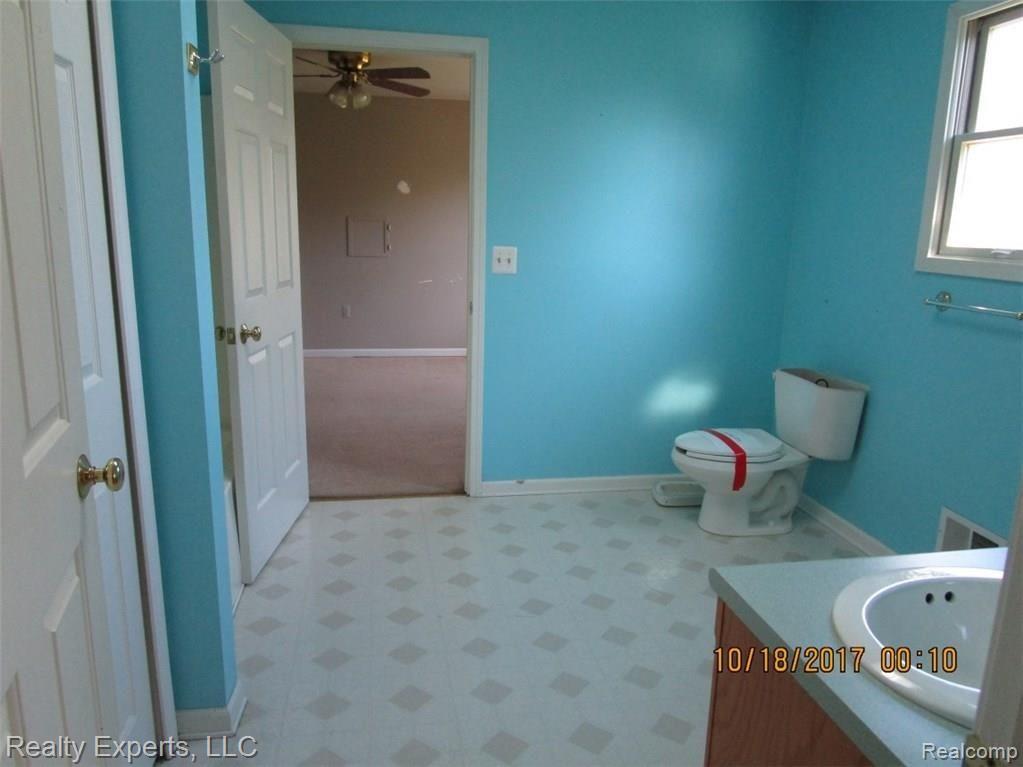 3851 Canton Ctr Road Canton, MI 48188 - Photo 13 of 18 upper full jack n jill bath 2.jpg