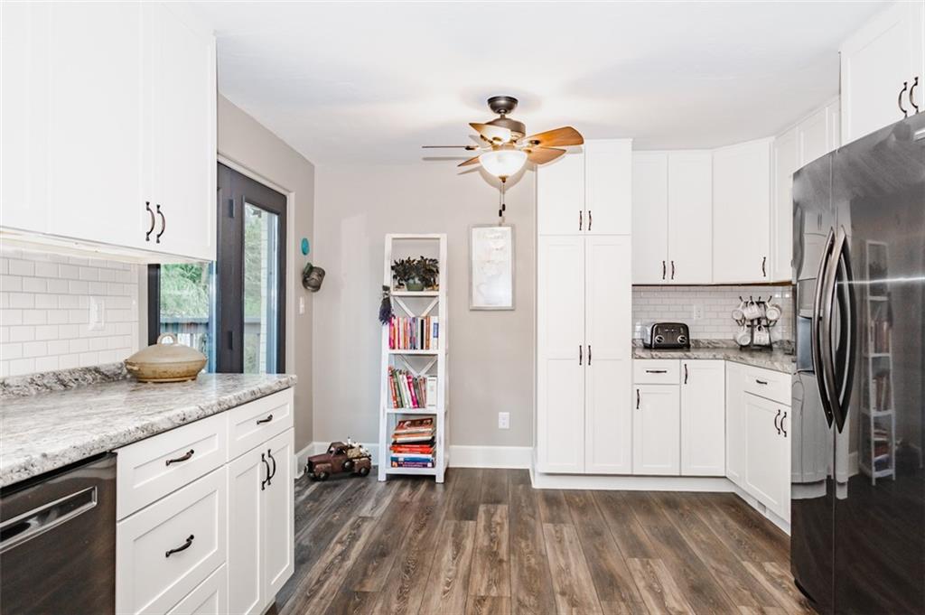 135 Matterhorn Road Monroeville, PA 15146 - Photo 6 of 25 Gallery Image 6