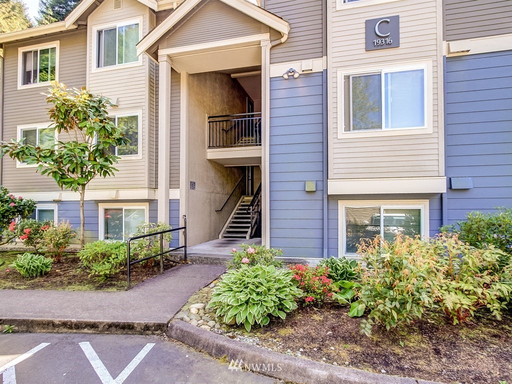 19316 Bothell Way Northeast, Unit C101 Bothell, WA 98011 - Photo 2 of 16