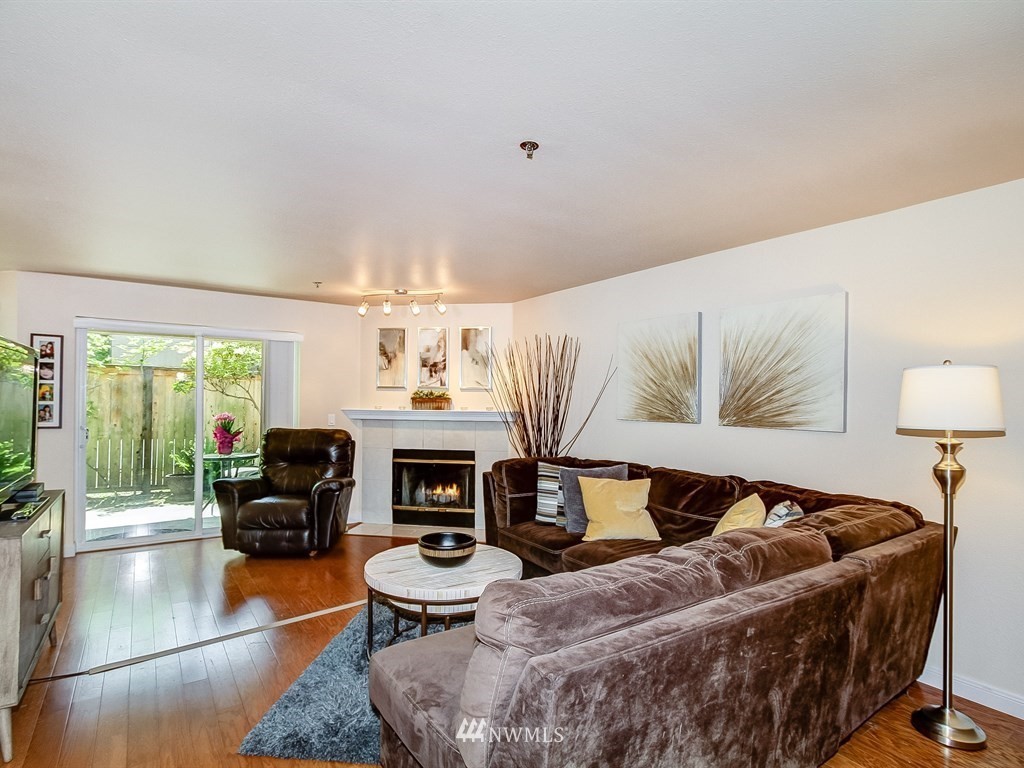 19316 Bothell Way Northeast, Unit C101 Bothell, WA 98011 - Photo 3 of 16