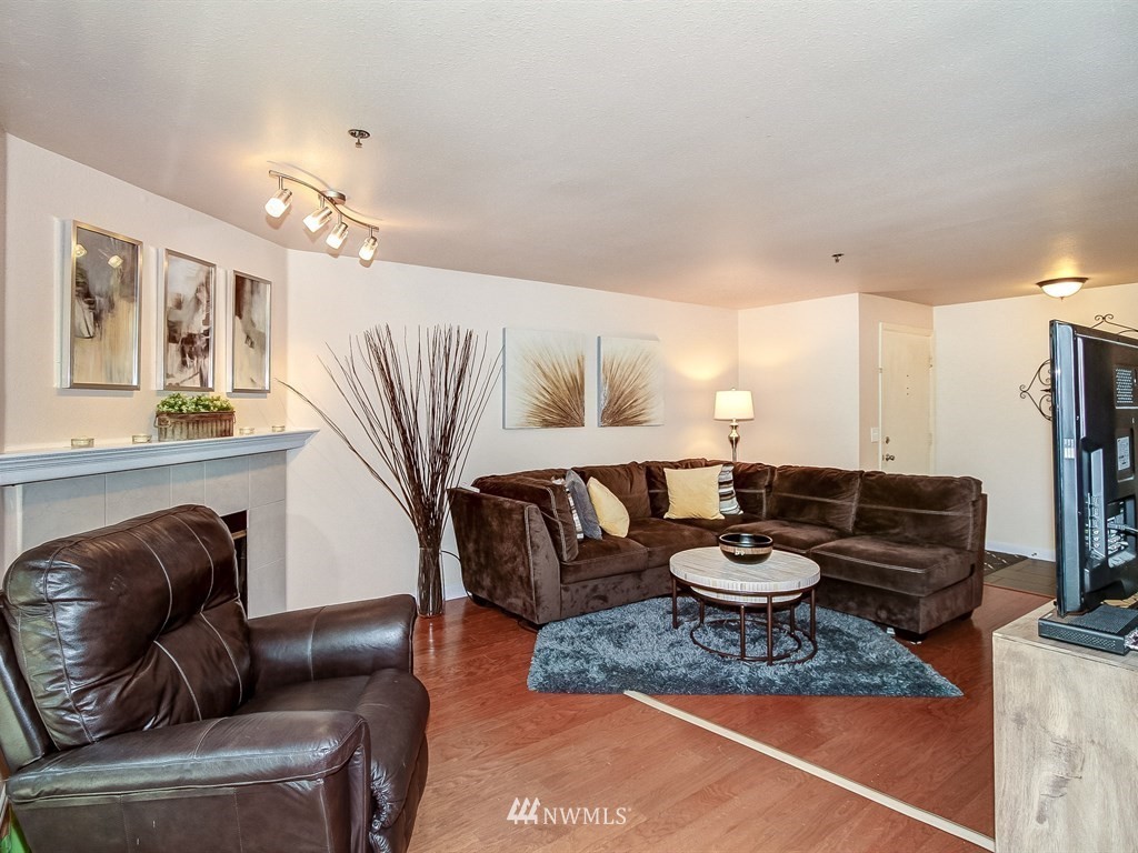 19316 Bothell Way Northeast, Unit C101 Bothell, WA 98011 - Photo 4 of 16