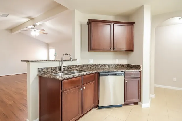 $1,900 | 12066 Quartersawn Lane, Pinehurst, TX 77362