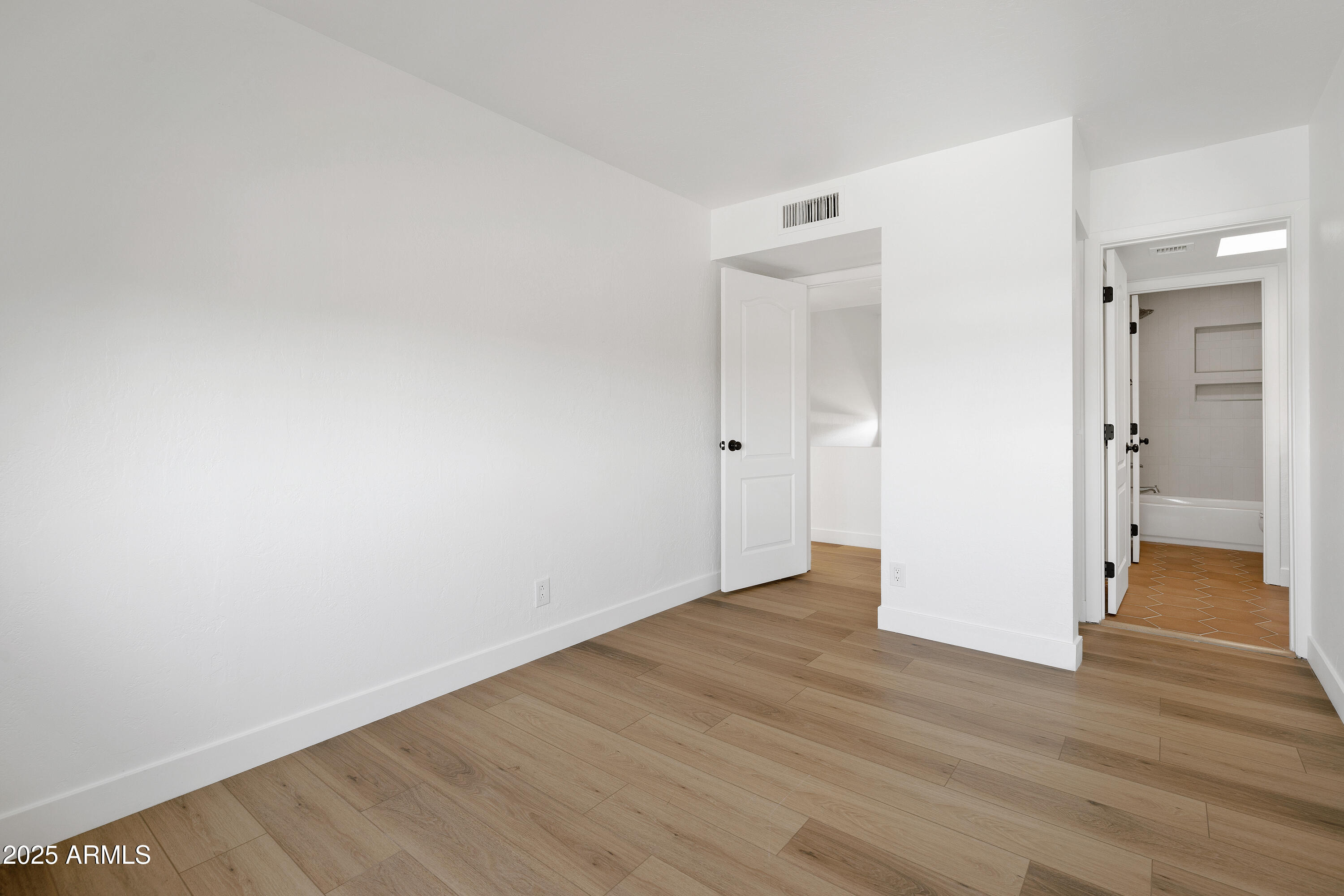 2014 North 51st Way Phoenix, AZ 85008 - Photo 14 of 30 2014 N 51st Way, Phoenix, AZ 85008, USA_