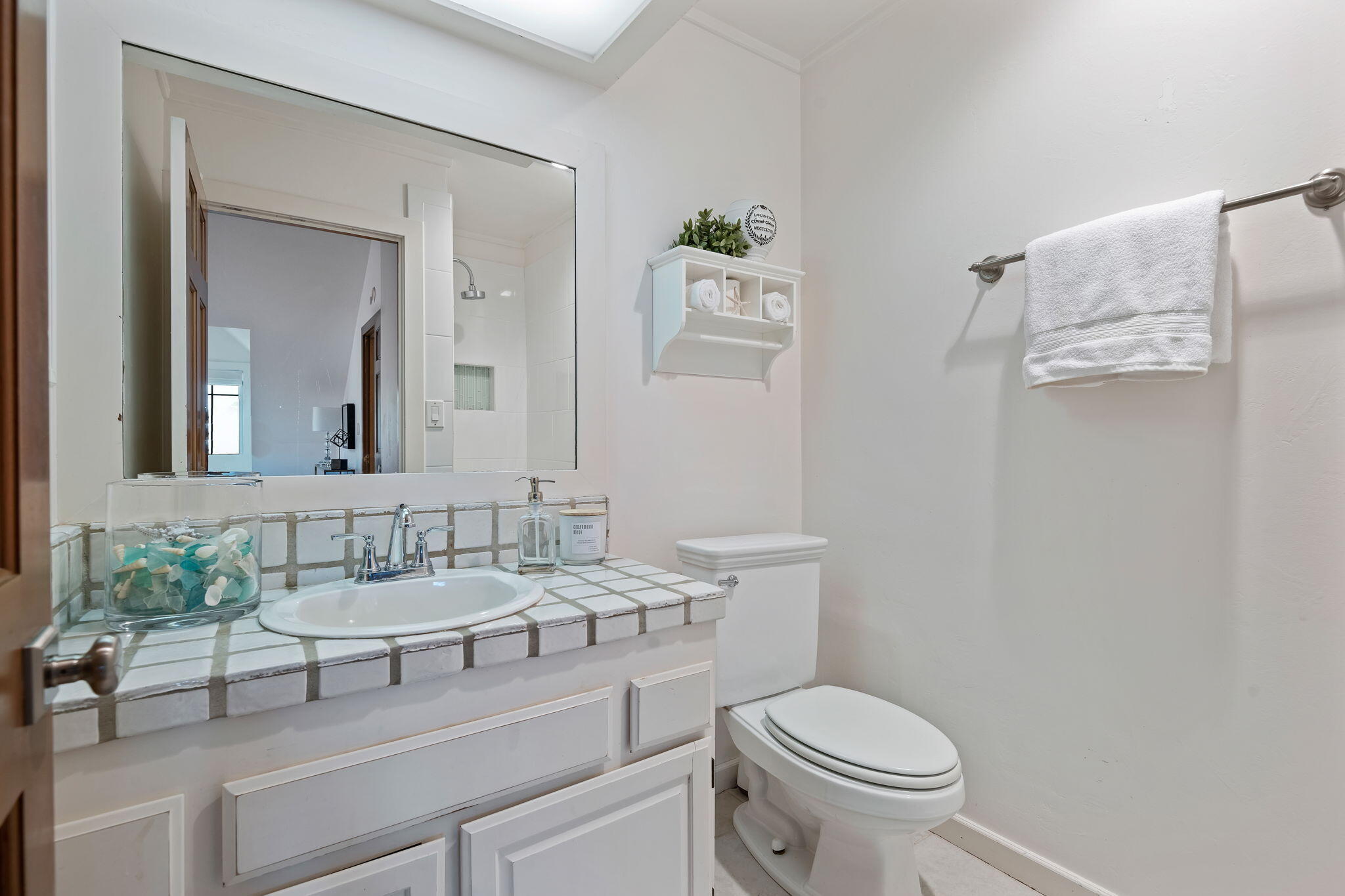 3165 Eucalyptus Hill Road Santa Barbara, CA 93108 - Photo 27 of 32 46-Bathroom 2