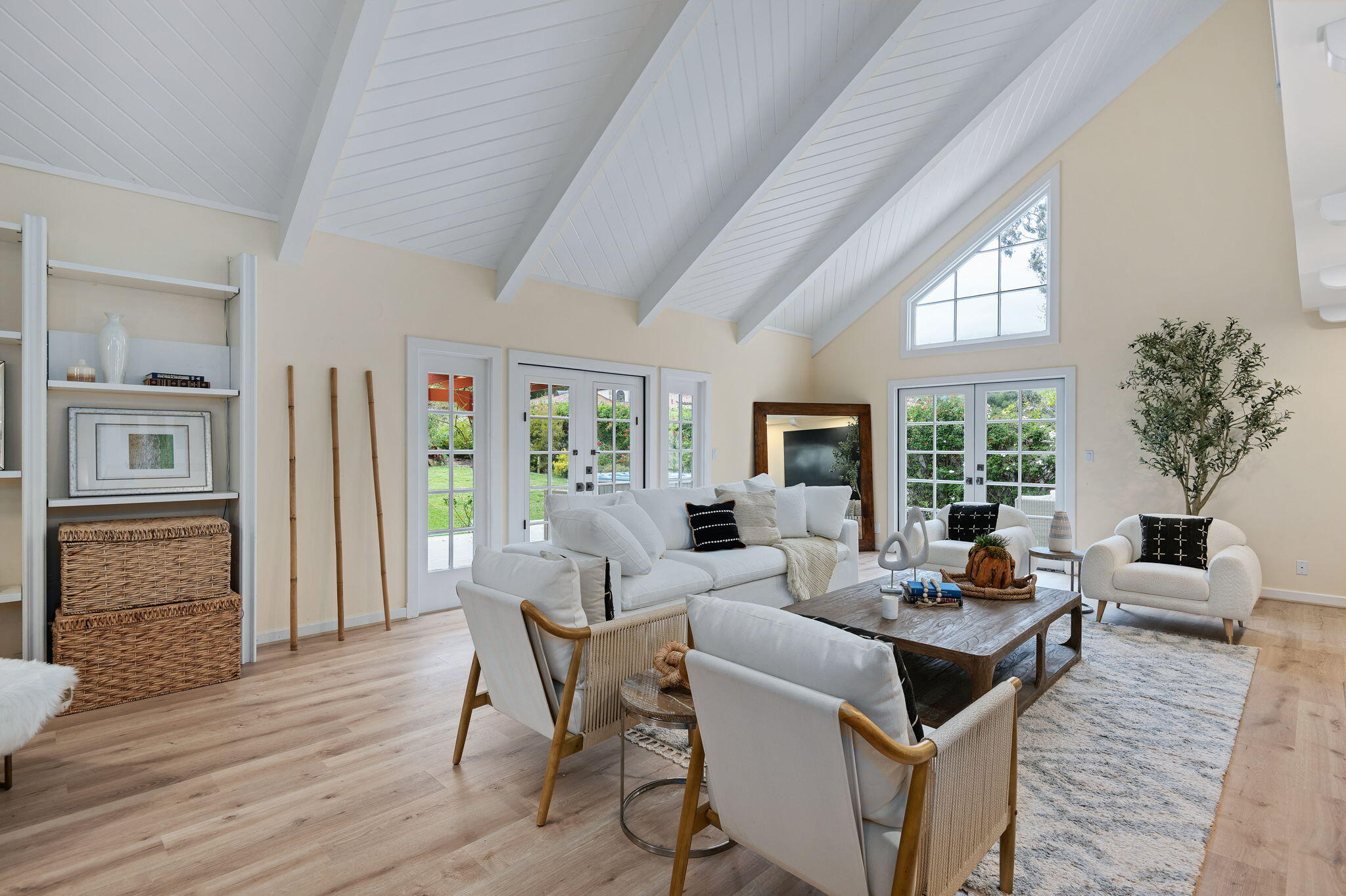 3165 Eucalyptus Hill Road Santa Barbara, CA 93108 - Photo 7 of 32 07-Great Room