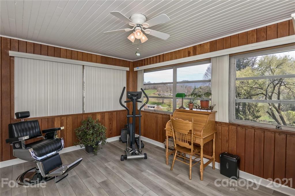 127 Queentown Road Canton, NC 28716 - Photo 22 of 43 a view of a room with gym equipment