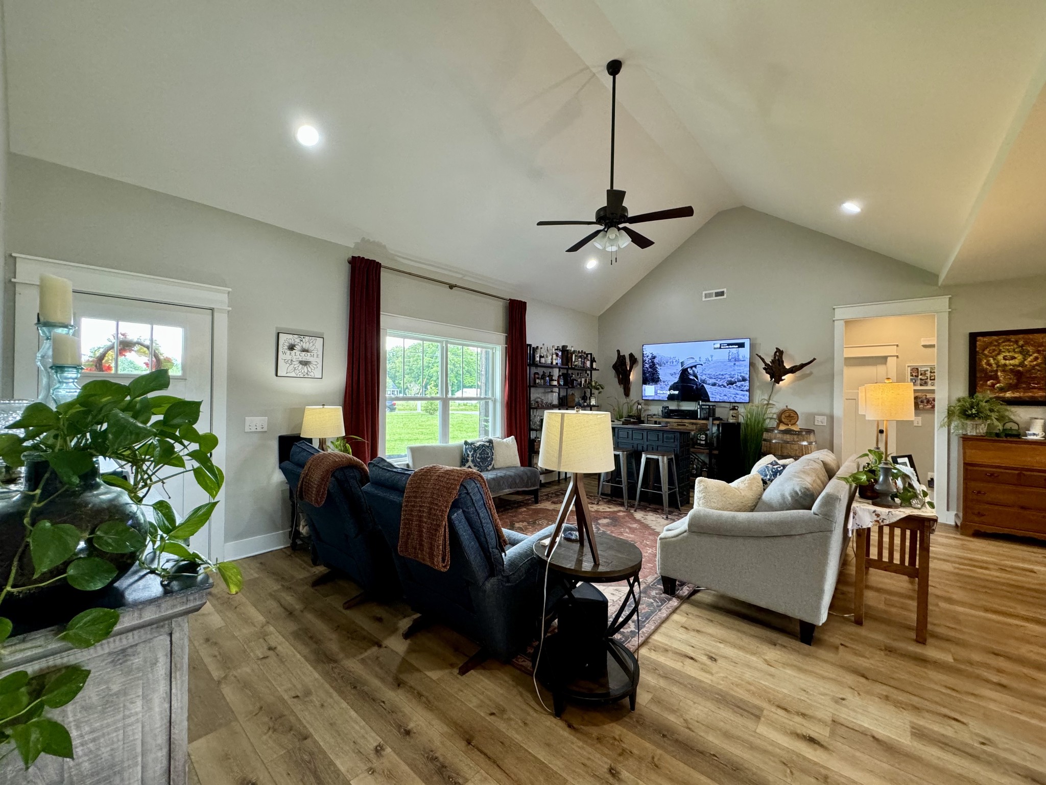 172 Tenpenny Road Morrison, TN 37357 - Photo 2 of 27 a living room with furniture