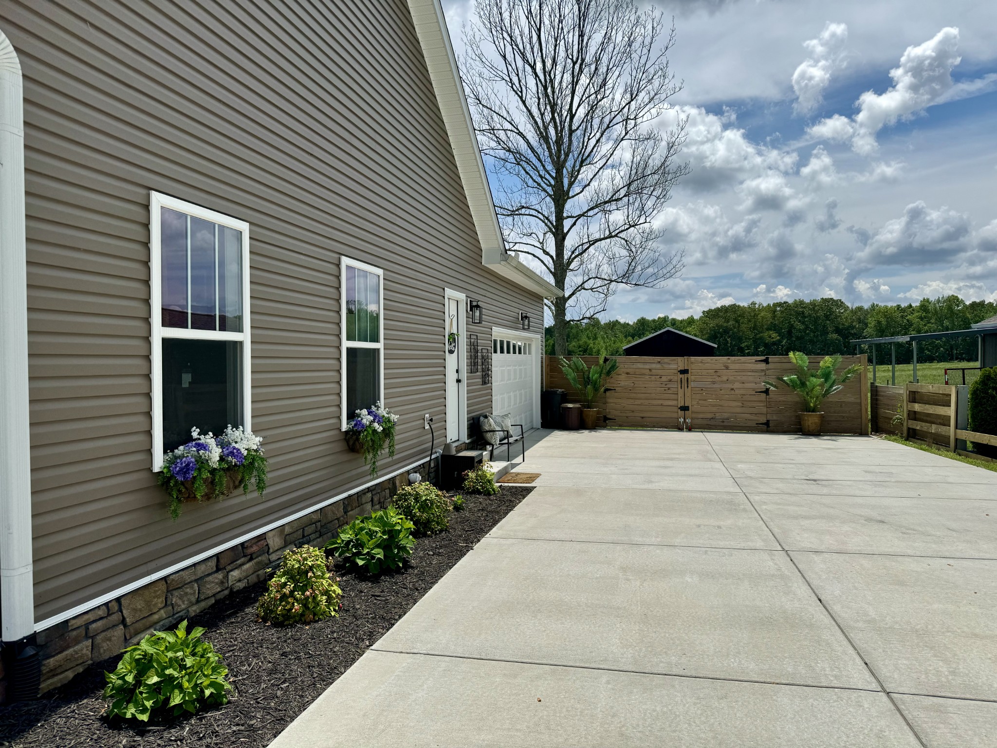 172 Tenpenny Road Morrison, TN 37357 - Photo 26 of 27 a view of a backyard with pathway