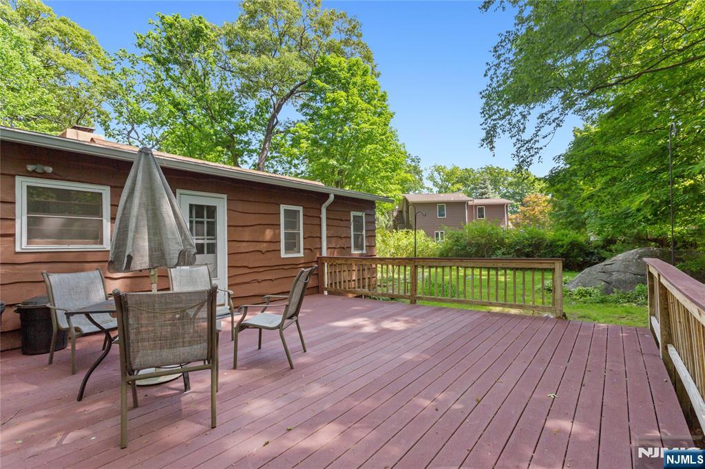 6 Partridge Trail Butler, NJ 07405 - Photo 4 of 36