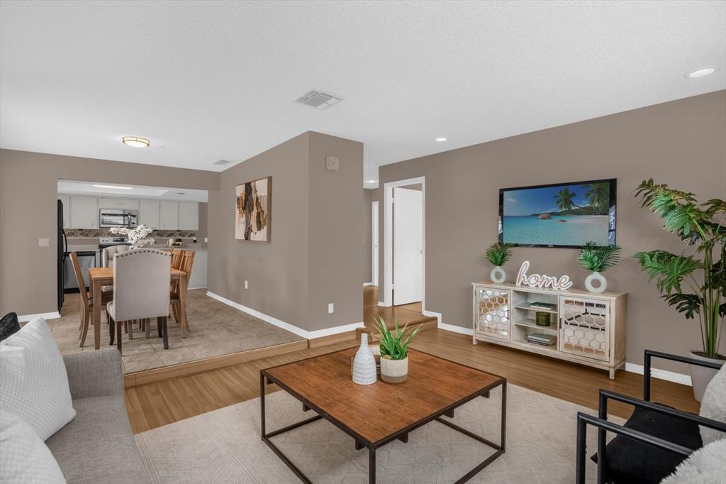 606 Iris Street Altamonte Springs, FL 32714 - Photo 4 of 40