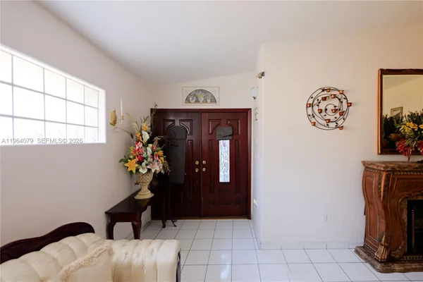a view of entryway with furniture