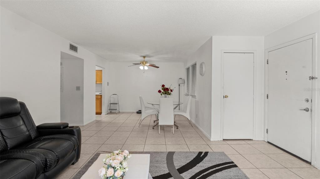 6519 West Newberry Road, Unit 912 Gainesville, FL 32605 - Photo 15 of 47 a living room with furniture