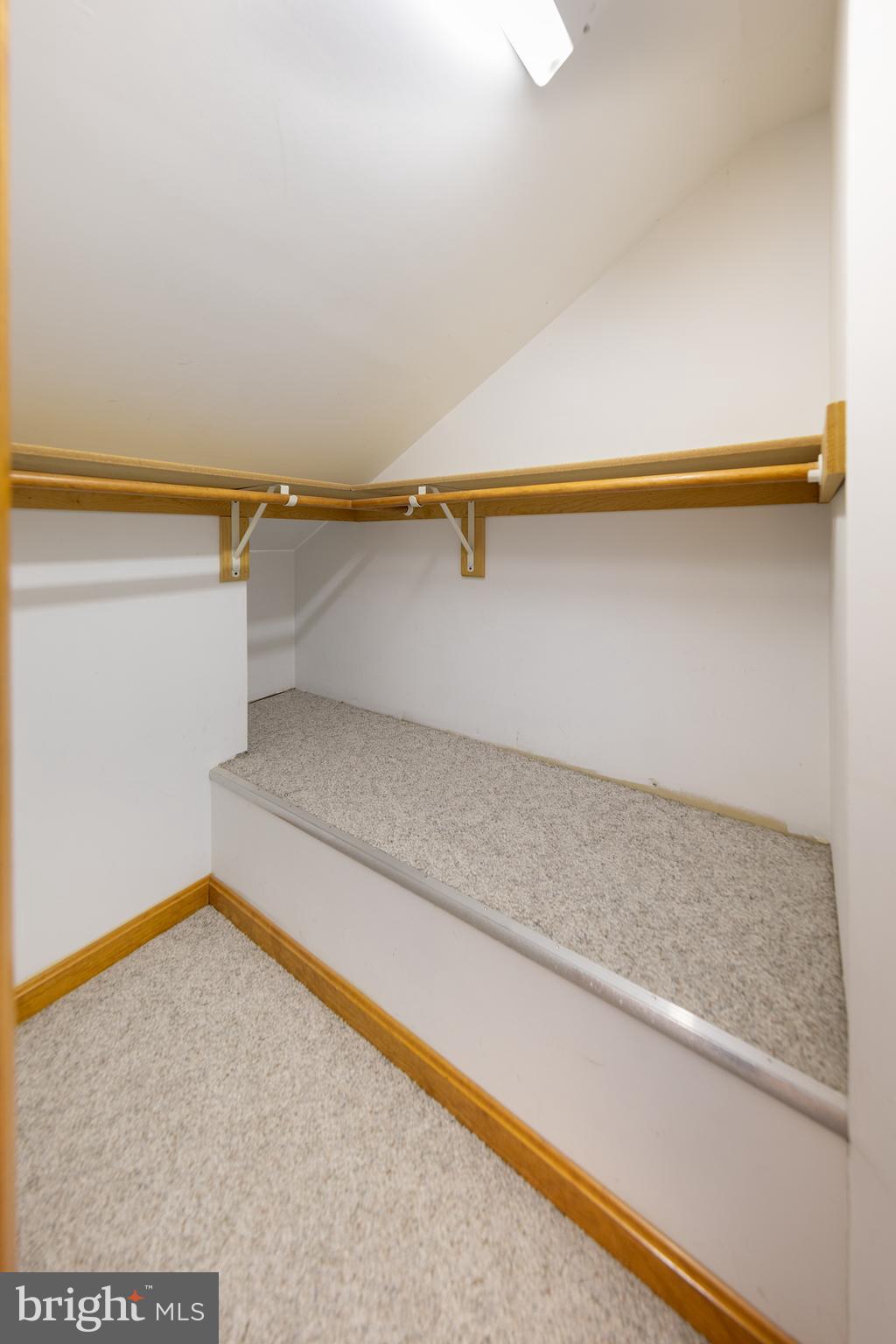 23045 Watson Road Leesburg, VA 20175 - Photo 38 of 69 Upper Level Closet